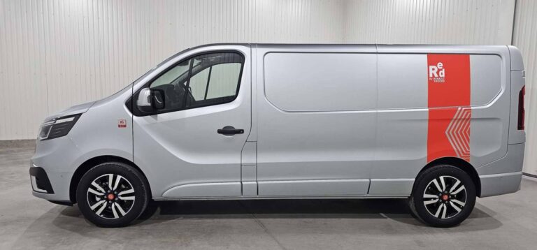 Renault Trafic FOURGON BLUE DCI 170 AUTO RED EDITION EXCLUSIVE - Image 04 (July 6, 2026)