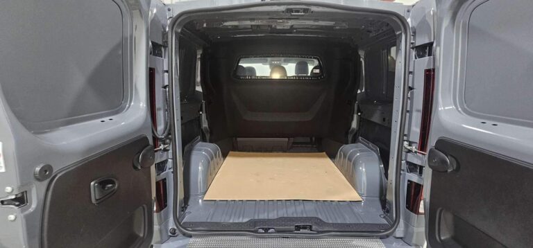 Renault Trafic CABINE APPROFONDIE CA BLUE DCI 170 BVA9 RED EDITION EXCLUSIVE - Image 16 (July 6, 2026)