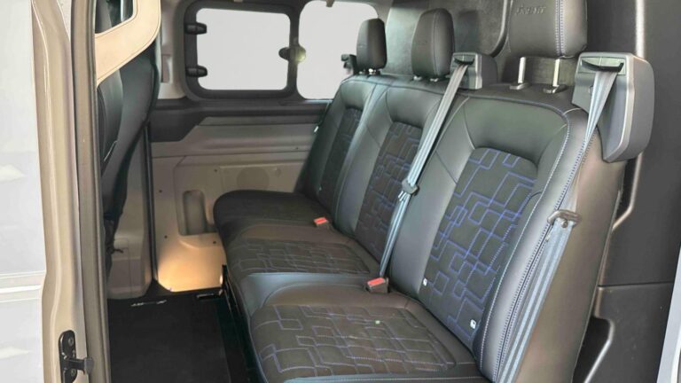 Ford Transit Custom CABINE APPROFONDIE CA 320 2.5 DURATEC 232 CH PHEV CVT MS-RT - Image 12 (July 6, 2026)