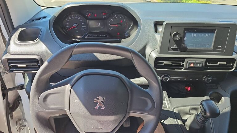 Peugeot Partner 1.2 PureTech 110 Pack Asphalt – Entretien constructeur - Image 11 (July 6, 2026)