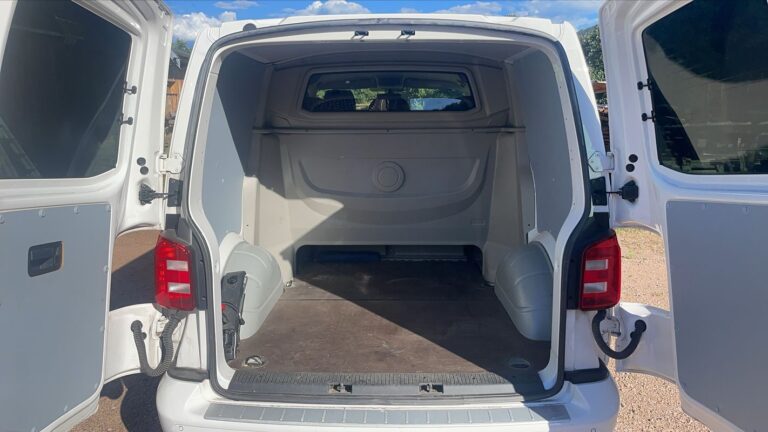 Volkswagen Transporter Transporteur Cabine Approfondie 6 2.0 TDI 150 Confort - Image 14 (July 6, 2026)