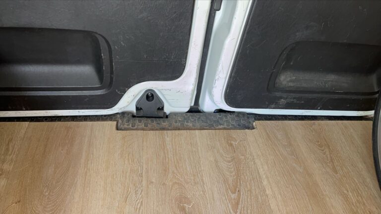 Renault Trafic 2.0 dCi 110 - Image 14 (July 6, 2026)