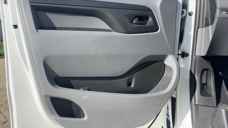 Toyota PROACE II 1.5 D-4D 120 Dynamic – 3 places - Image 07 (July 6, 2026)