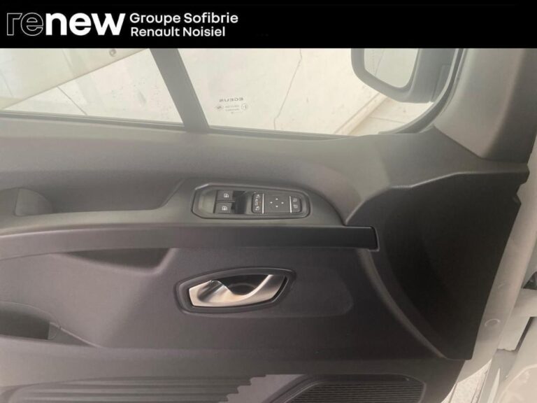 Nissan Primastar FOURGON 2T8 2.0 DCI 130 S/S BVM N-CONNECTA - Image 12 (July 8, 2026)
