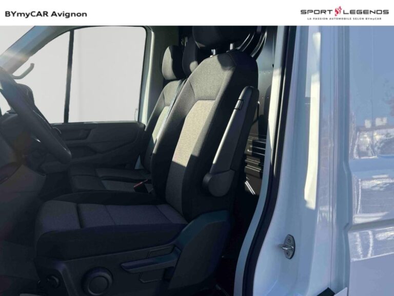 Volkswagen Crafter VAN 35 2.0 TDI 140 CH BUSINESS - Image 17 (July 6, 2026)