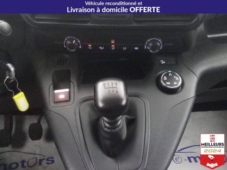 Peugeot Partner FOURGON STANDARD 650 KG ESSENCE 110 PREMIU - Image 17 (July 7, 2026)