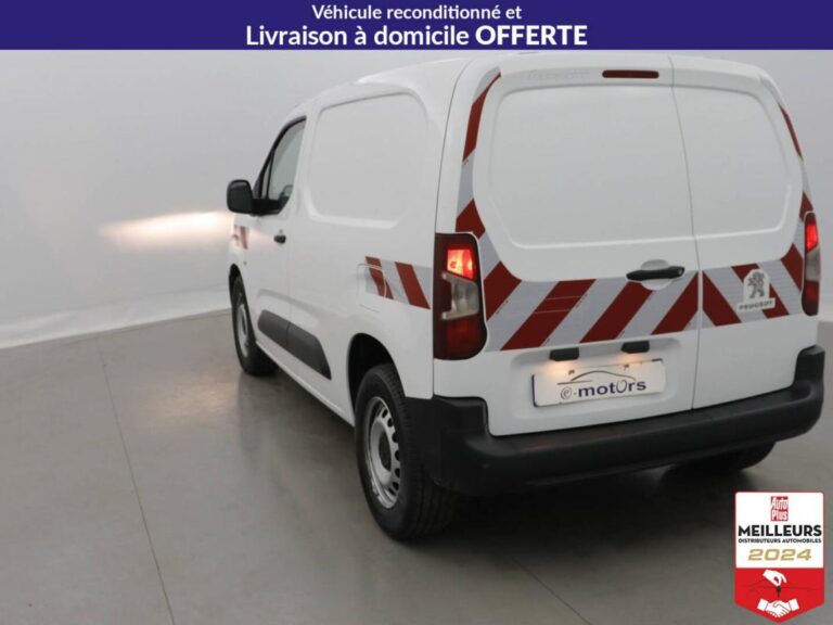 Peugeot Partner FOURGON STANDARD 650 KG ESSENCE 110 PREMIU - Image 07 (July 7, 2026)