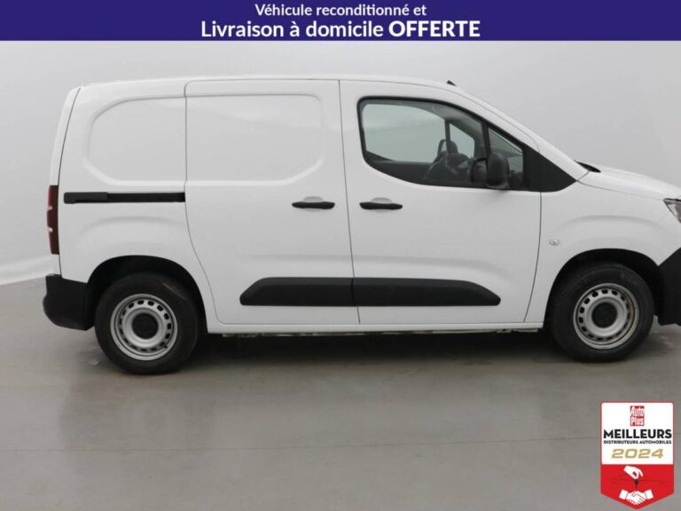 Peugeot Partner FOURGON STANDARD 650 KG ESSENCE 110 PREMIU - Image 04 (July 7, 2026)