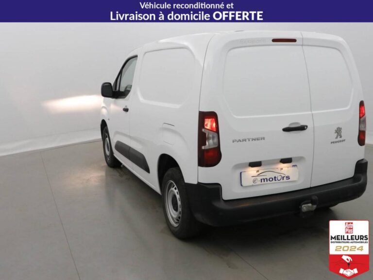 Peugeot Partner FOURGON STANDARD 650 KG ESSENCE 110 PREMIU - Image 07 (July 7, 2026)
