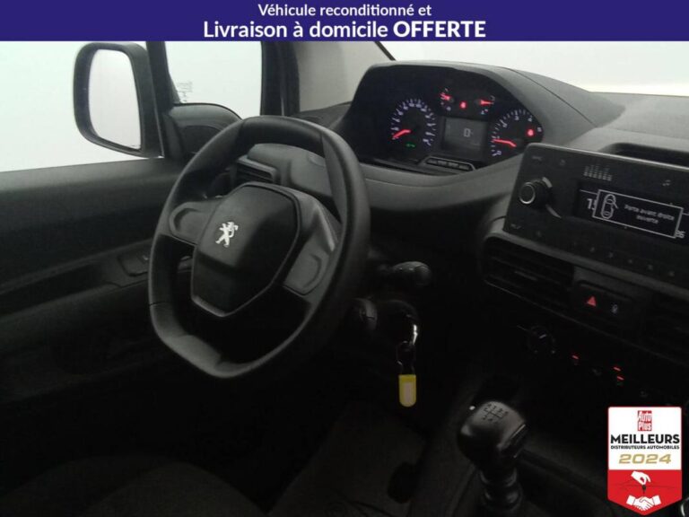 Peugeot Partner FOURGON STANDARD 650 KG ESSENCE 110 PREMIU - Image 13 (July 7, 2026)