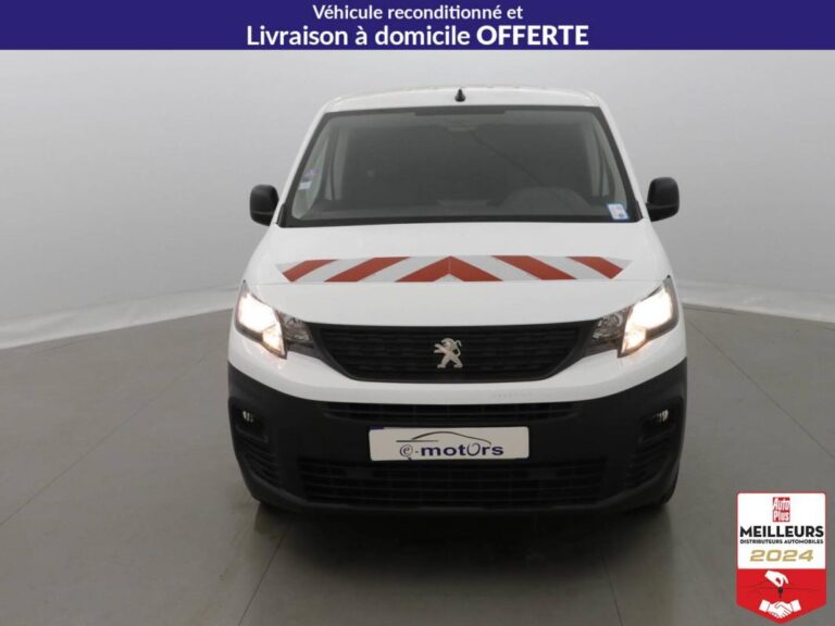 Peugeot Partner FOURGON STANDARD 650 KG ESSENCE 110 PREMIU - Image 02 (July 7, 2026)