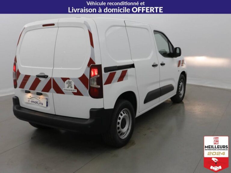 Peugeot Partner FOURGON STANDARD 650 KG ESSENCE 110 PREMIU - Image 05 (July 7, 2026)