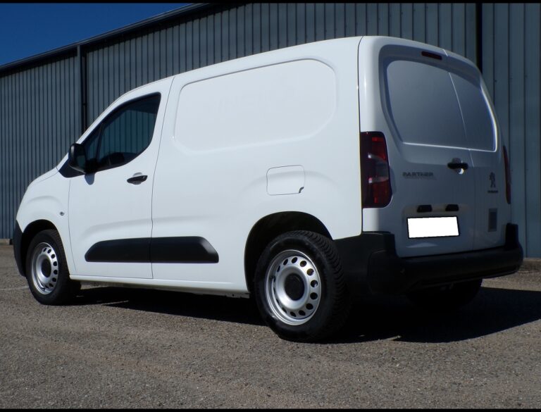 Peugeot Partner BHDI 130 PREMIUM EAT8 - Image 03 (July 7, 2026)