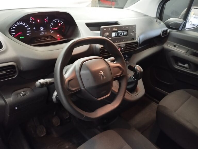 Peugeot Partner STD BLUEHDI 100 STE ASPHALT - Image 03 (July 7, 2026)