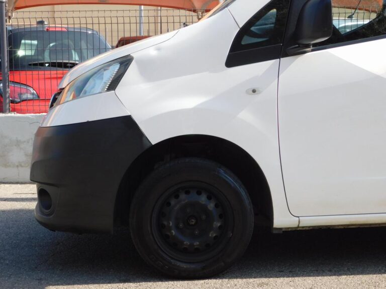 Nissan NV200 FOURGON CA 1.5 DCI 110 BVM6 N-CONNECTA - Image 12 (July 7, 2026)