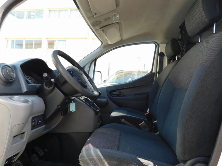Nissan NV200 FOURGON CA 1.5 DCI 110 BVM6 N-CONNECTA - Image 16 (July 7, 2026)