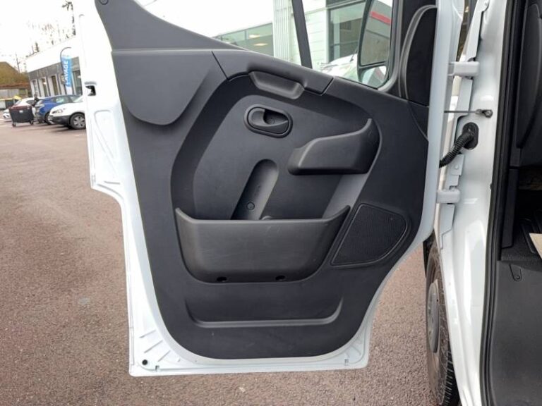 Renault Master FOURGON FGN TRAC F3500 BLUE DCI 135 CONFORT - Image 09 (July 7, 2026)
