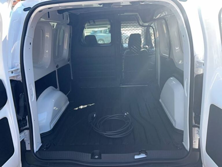 Renault Kangoo Van E-TECH ELECTRIQUE FG SESAME L1 AC22/DC80 GSR2 EXTRA - Image 17 (July 7, 2026)