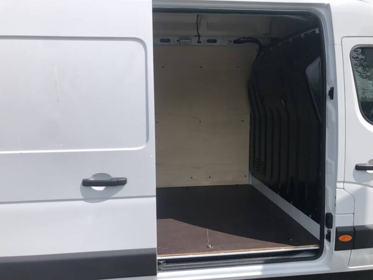 Renault Master FOURGON FGN TRAC F3500 BLUE DCI 135 CONFORT - Image 09 (July 7, 2026)