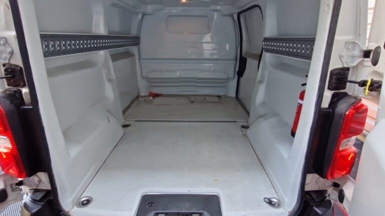Peugeot Expert FOURGON tole standard bluehdi 180 ss eat8 asphalt - Image 08 (July 7, 2026)