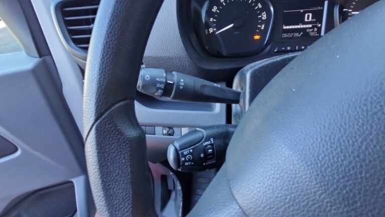 Peugeot Expert FOURGON tole standard bluehdi 100 ss bvm6 premium - Image 13 (July 7, 2026)