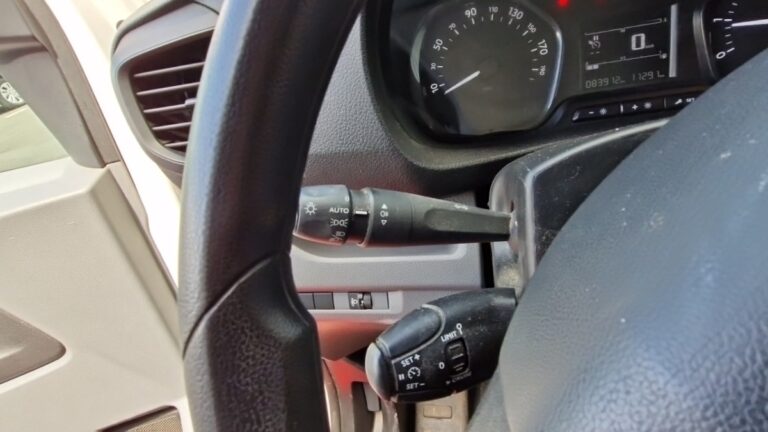 Peugeot Expert FOURGON tole standard 1.5 bluehdi 120 ss bvm6 premium - Image 13 (July 7, 2026)