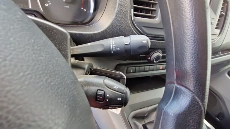 Peugeot Expert FOURGON tole standard 1.5 bluehdi 120 ss bvm6 premium - Image 14 (July 7, 2026)