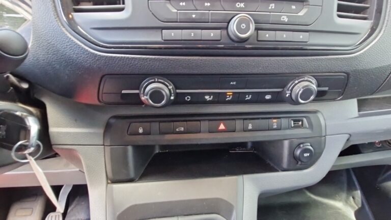 Peugeot Expert FOURGON tole standard 1.5 bluehdi 120 ss bvm6 premium - Image 16 (July 7, 2026)