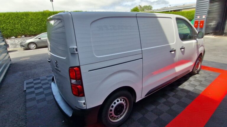 Peugeot Expert FOURGON tole standard 1.5 bluehdi 120 ss bvm6 premium - Image 06 (July 7, 2026)