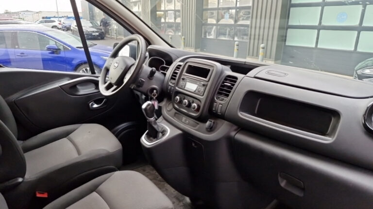 Nissan NV300 3T0 2.0 DCI 170 S/S DCT OPTIMA - Image 04 (July 7, 2026)