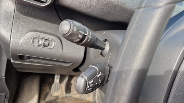 Peugeot Partner FOURGON LONG 950 KG BLUEHDI 100 SS BVM5 PREMIUM - Image 13 (July 7, 2026)