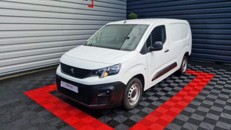 Peugeot Partner FOURGON LONG 950 KG BLUEHDI 100 SS BVM5 PREMIUM - Image 02 (July 7, 2026)
