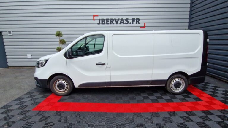 Renault Trafic FOURGON 3000 kg blue dci 130 grand confort - Image 01 (July 7, 2026)