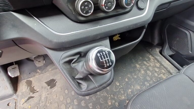 Renault Trafic FOURGON 3000 kg blue dci 130 grand confort - Image 14 (July 7, 2026)