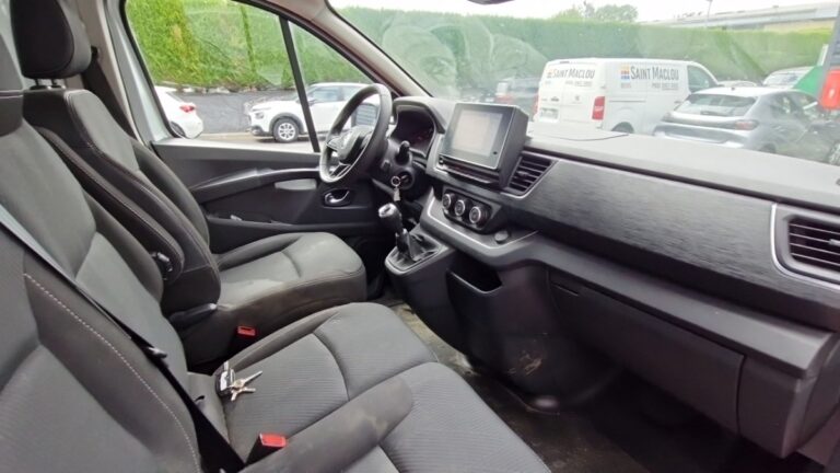 Renault Trafic FOURGON 3000 kg blue dci 130 grand confort - Image 04 (July 7, 2026)
