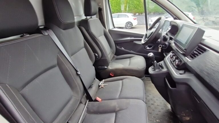 Renault Trafic FOURGON 3000 kg blue dci 130 grand confort - Image 05 (July 7, 2026)