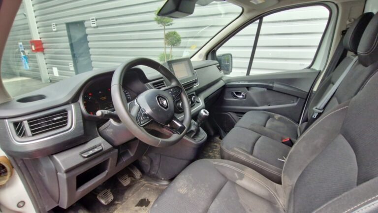 Renault Trafic FOURGON 3000 kg blue dci 130 grand confort - Image 08 (July 7, 2026)