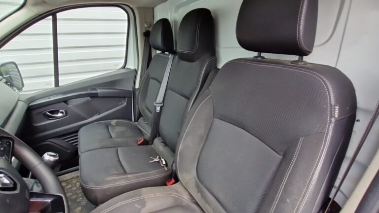 Renault Trafic FOURGON 3000 kg blue dci 130 grand confort - Image 09 (July 7, 2026)