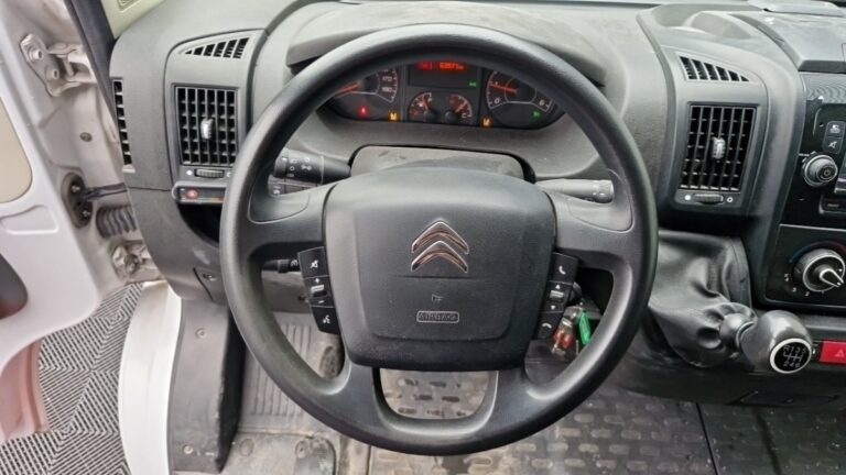 Citroën Jumper FOURGON TOLE 33 BLUEHDI 120 SS BVM6 DRIVER - Image 13 (July 7, 2026)