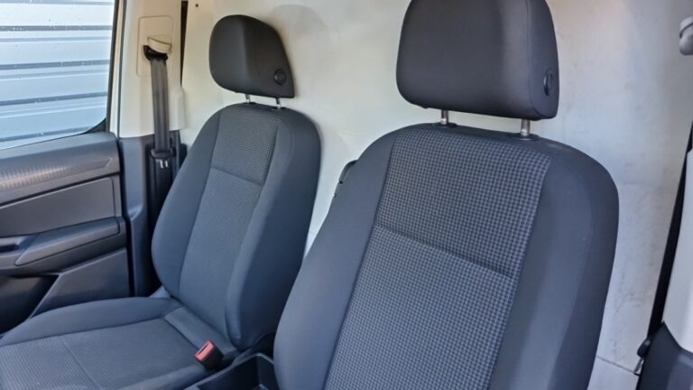 Volkswagen Caddy CARGO 2.0 TDI 75 BVM6 BUSINESS - Image 10 (July 7, 2026)