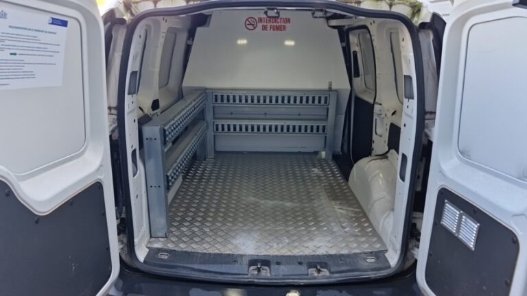 Volkswagen Caddy CARGO 2.0 TDI 75 BVM6 BUSINESS - Image 07 (July 7, 2026)