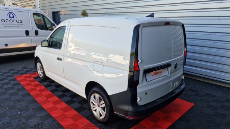 Volkswagen Caddy CARGO 2.0 TDI 75 BVM6 BUSINESS - Image 08 (July 7, 2026)