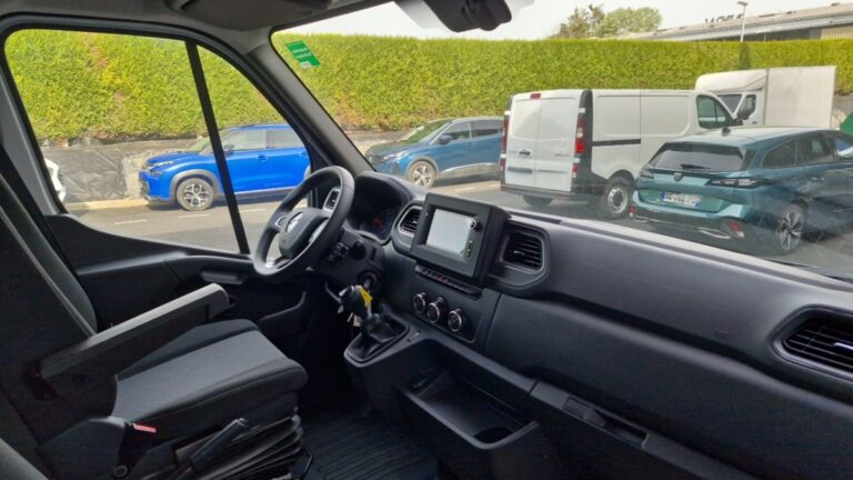 Renault Master F3500 blue dci 165 grand confort - Image 04 (July 7, 2026)