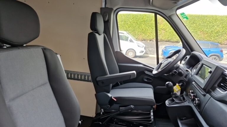 Renault Master F3500 blue dci 165 grand confort - Image 05 (July 7, 2026)