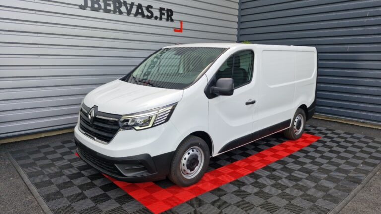 Renault Trafic 3000 kg blue dci 150 grand confort - Image 02 (July 7, 2026)