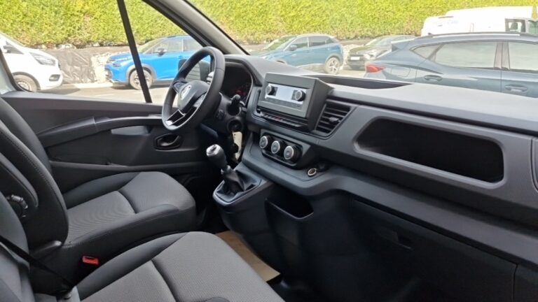 Renault Trafic 3000 kg blue dci 150 grand confort - Image 04 (July 7, 2026)