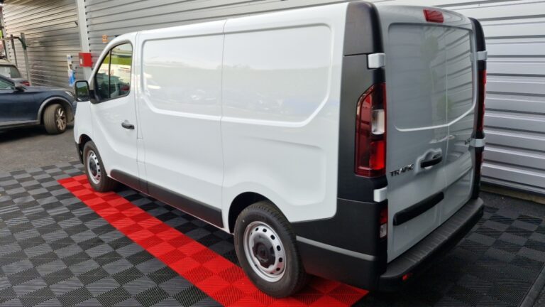 Renault Trafic 3000 kg blue dci 150 grand confort - Image 07 (July 7, 2026)