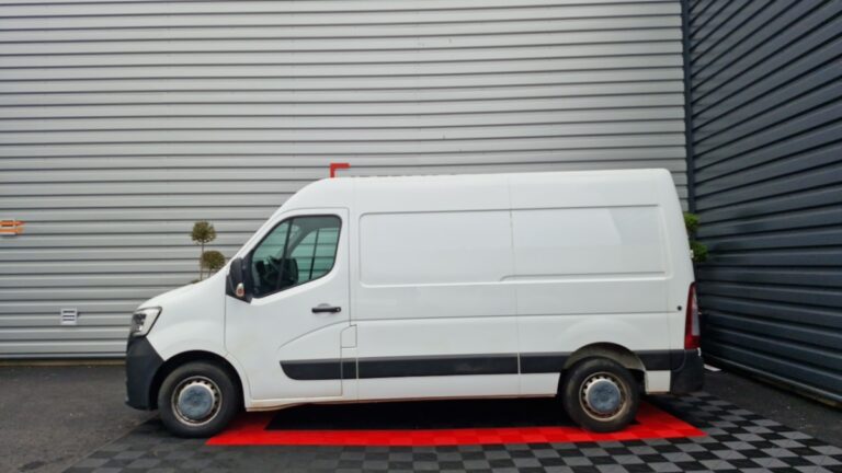 Renault Master FOURGON F3500 dci 135 grand confort - Image 01 (July 7, 2026)