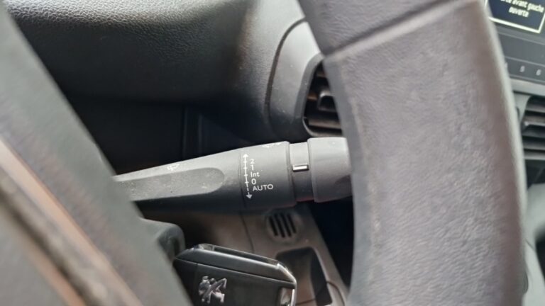 Peugeot Partner FOURGON STANDARD 1000 KG BLUEHDI 100 PREMIUM - Image 14 (July 7, 2026)