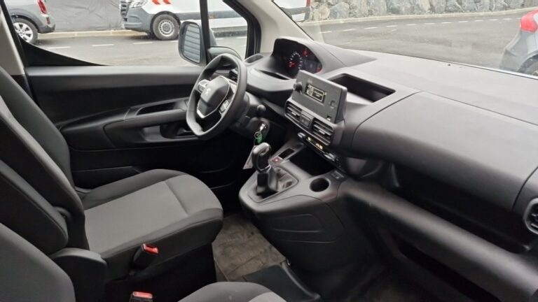 Peugeot Partner FOURGON STANDARD 1000 KG BLUEHDI 100 PREMIUM - Image 04 (July 7, 2026)